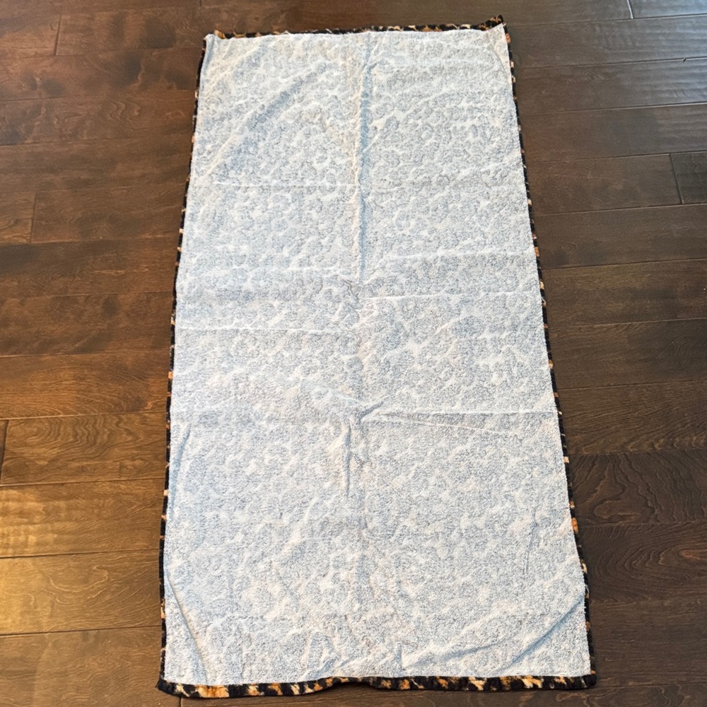 Set of Six (6) Leopard Print Cotton Towels - Picture 5 of 7